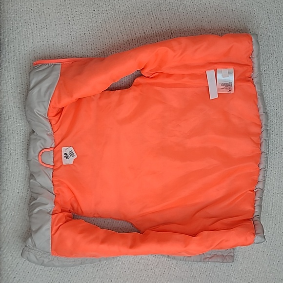 H&M Kid's Puffer Vest in Gray & Neon - Picture 13 of 17
